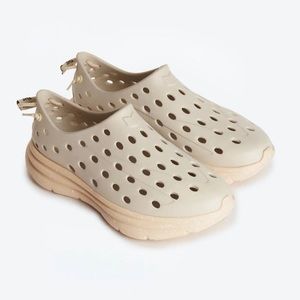 Kane Revive Active Recovery Shoe